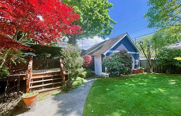 2716 W 37th Avenue Kerrisdale
