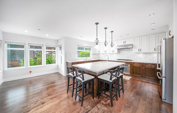 2716 W 37th Avenue Kerrisdale