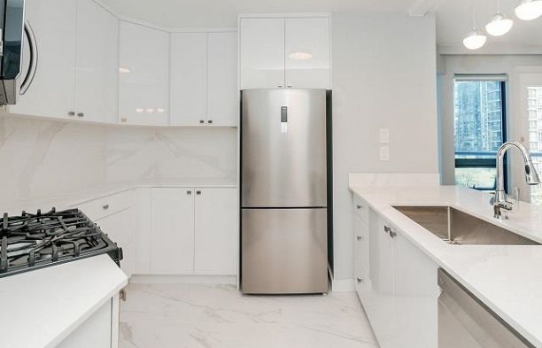 303 1415 W Georgia Street Coal Harbour