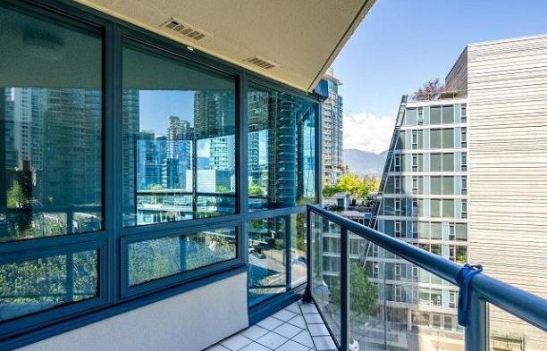 303 1415 W Georgia Street Coal Harbour