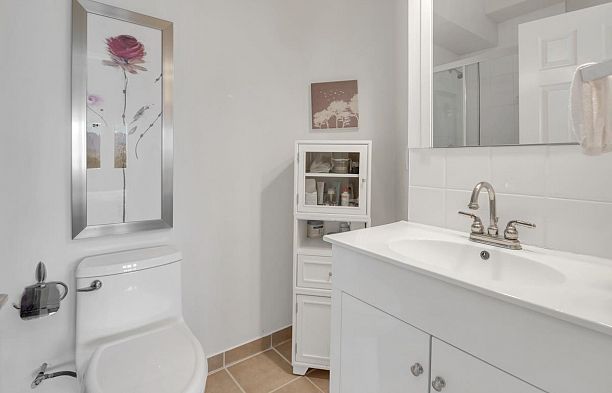 4322 West Point Place Point Grey