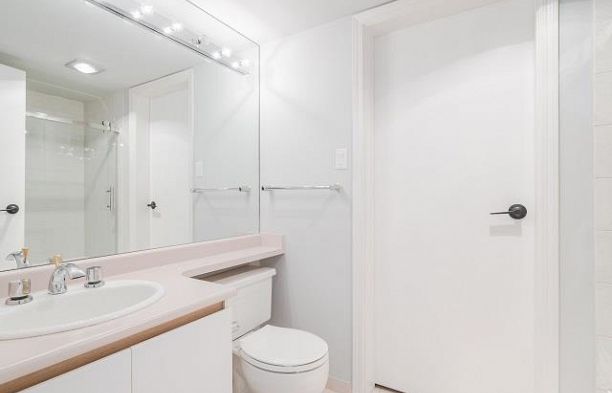 303 1415 W Georgia Street Coal Harbour