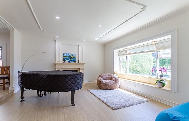 1369 W 55th Avenue South Granville