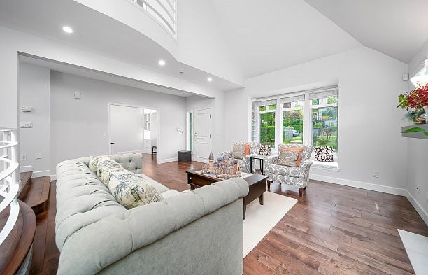 2716 W 37th Avenue Kerrisdale