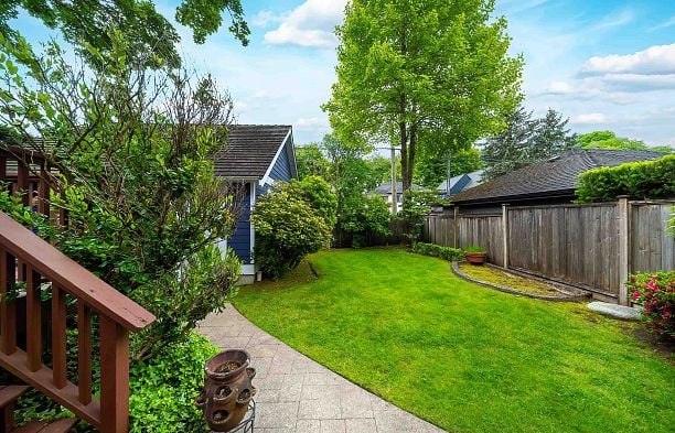 2716 W 37th Avenue Kerrisdale
