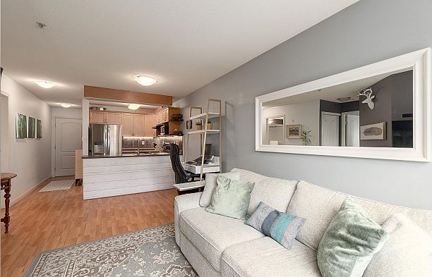 406 189 Ontario Place Main