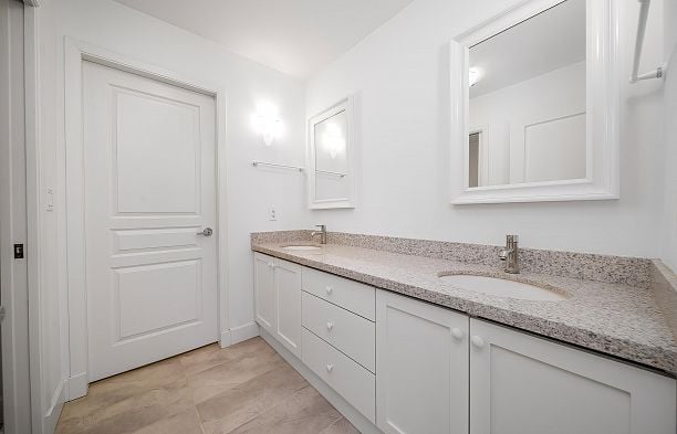 2716 W 37th Avenue Kerrisdale