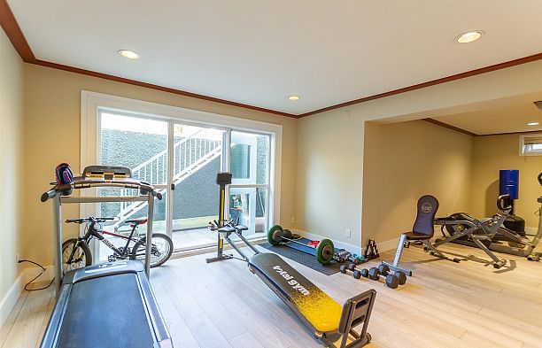 1369 W 55th Avenue South Granville