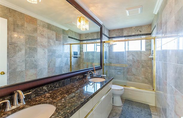 1369 W 55th Avenue South Granville