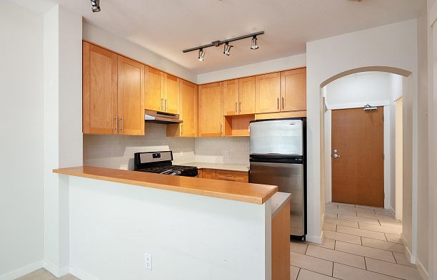 201 4883 Maclure Mews Quilchena