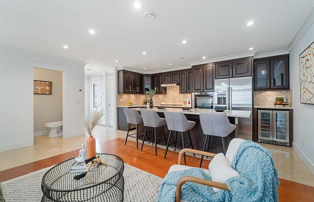 2721 W 5th Avenue Kitsilano