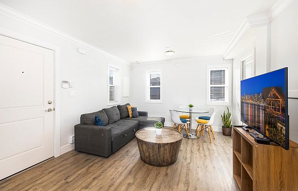 50 E 47 AVENUE, Vancouver BC V5W 2A5 Main