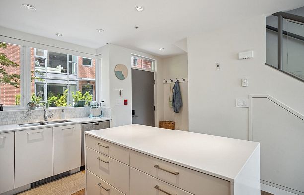 207 1961 Collingwood Street Kitsilano
