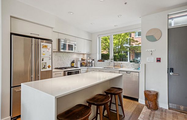 207 1961 Collingwood Street Kitsilano