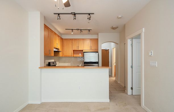 201 4883 Maclure Mews Quilchena