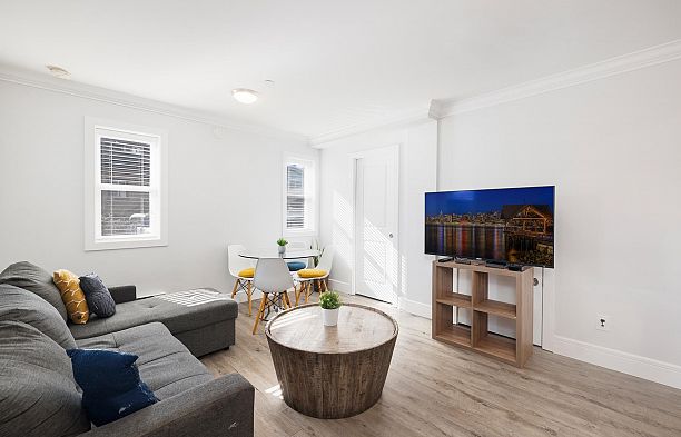 50 E 47 AVENUE, Vancouver BC V5W 2A5 Main