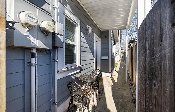 50 E 47 AVENUE, Vancouver BC V5W 2A5 Main