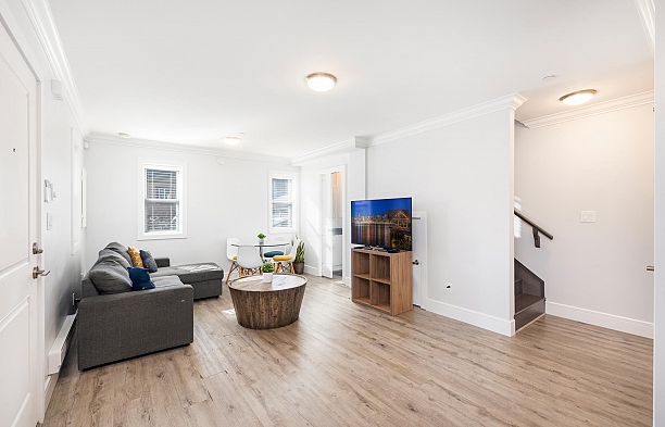 50 E 47 AVENUE, Vancouver BC V5W 2A5 Main