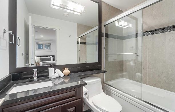 2721 W 5th Avenue Kitsilano