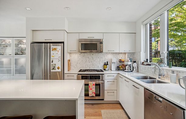 207 1961 Collingwood Street Kitsilano