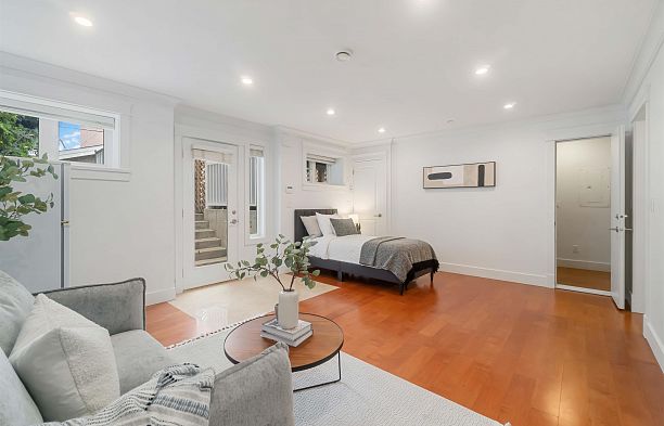 2721 W 5th Avenue Kitsilano