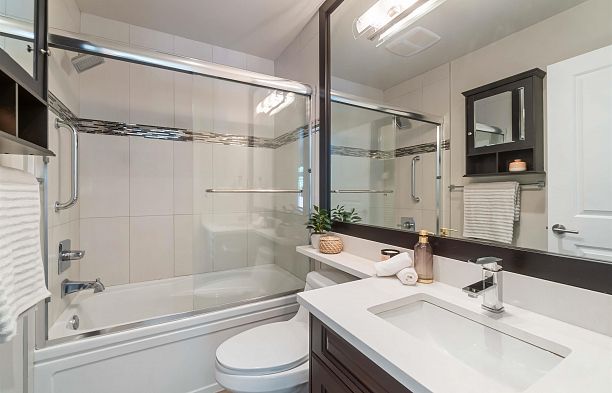 2721 W 5th Avenue Kitsilano
