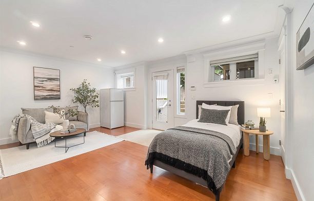 2721 W 5th Avenue Kitsilano
