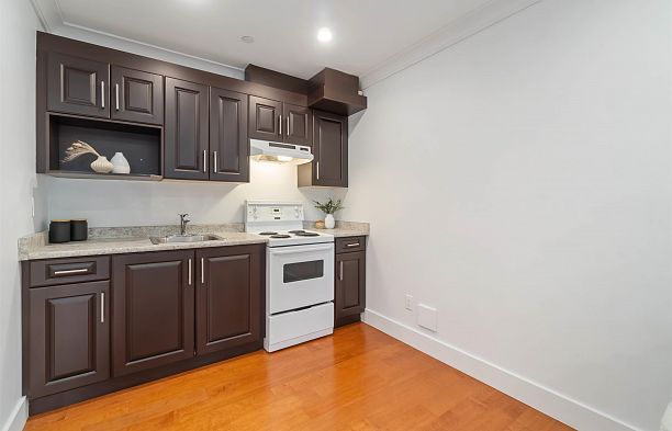 2721 W 5th Avenue Kitsilano