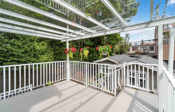 2721 W 5th Avenue Kitsilano