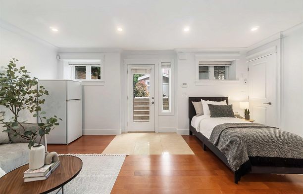 2721 W 5th Avenue Kitsilano