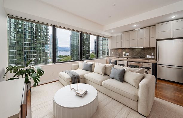 704 1333 W Georgia Street Coal Harbour