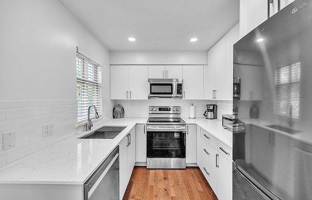 29 3036 W 4 Avenue Kitsilano