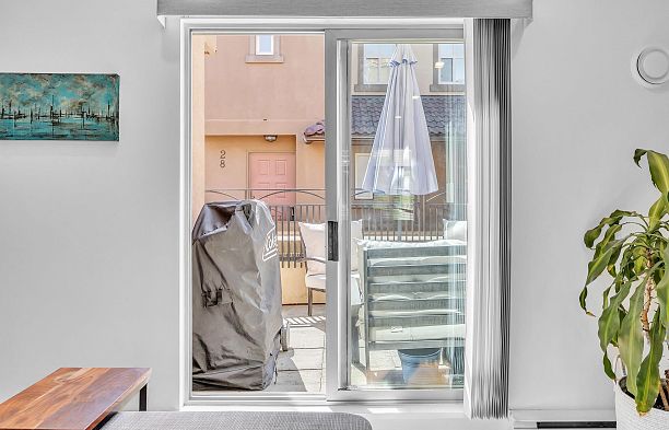 29 3036 W 4 Avenue Kitsilano