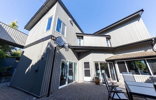 4393 Puget Drive Arbutus