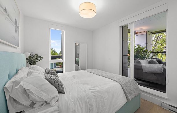 402-2239 W 7th Avenue Kitsilano