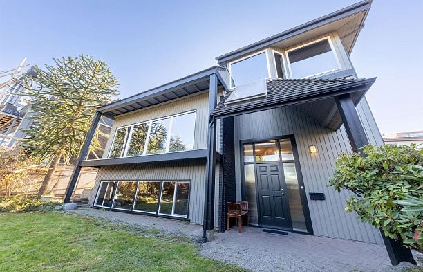 4393 Puget Drive Arbutus