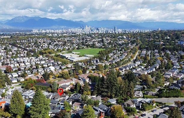 4393 Puget Drive Arbutus