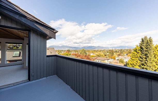 4393 Puget Drive Arbutus