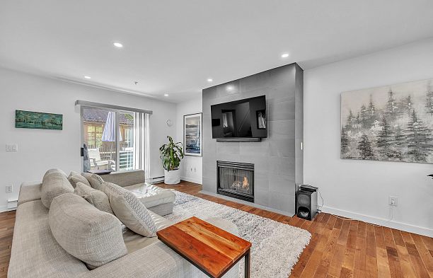 29 3036 W 4 Avenue Kitsilano