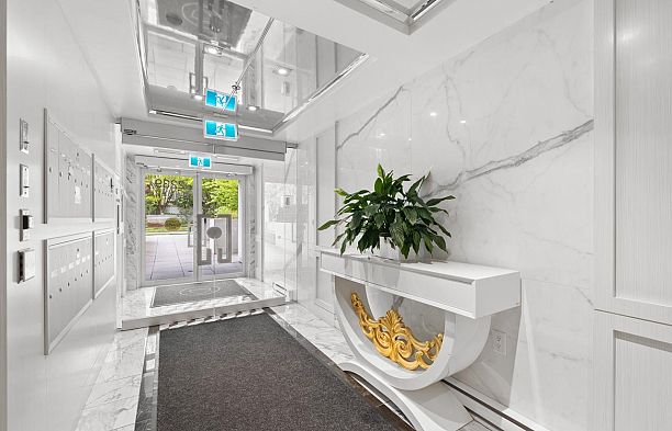 402-2239 W 7th Avenue Kitsilano