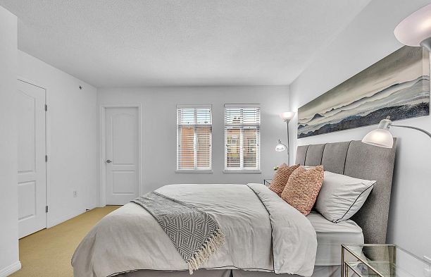 29 3036 W 4 Avenue Kitsilano