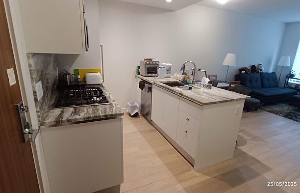 512 2033 W 10th Avenue Kitsilano