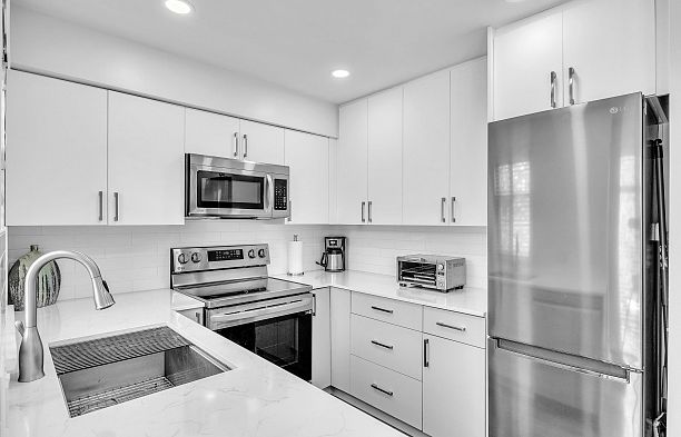 29 3036 W 4 Avenue Kitsilano