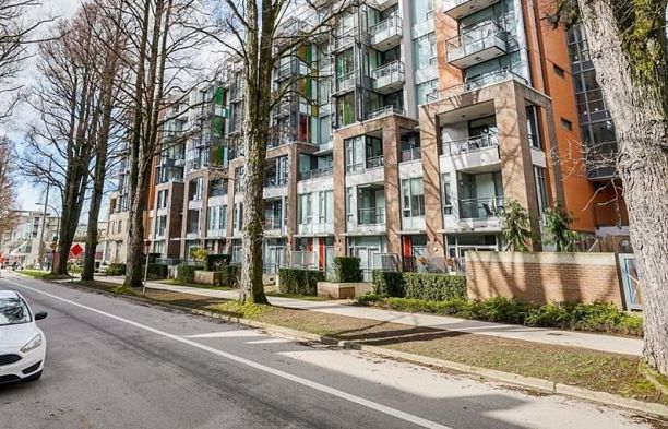 512 2033 W 10th Avenue Kitsilano