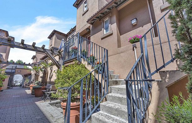 29 3036 W 4 Avenue Kitsilano