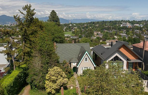 4376 Quesnel Drive Arbutus