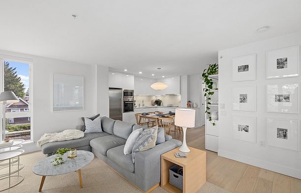 402-2239 W 7th Avenue Kitsilano