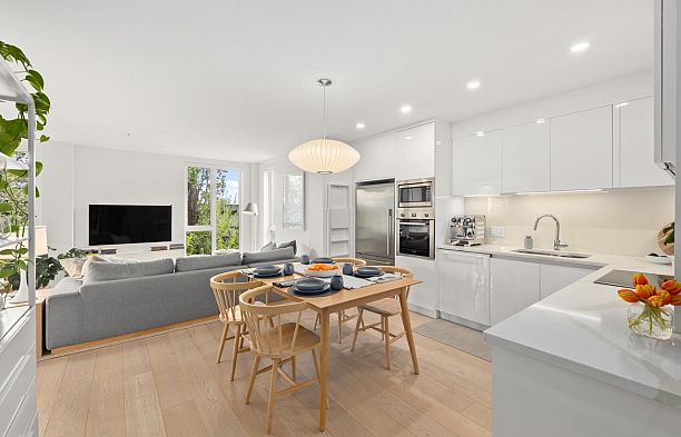 402-2239 W 7th Avenue Kitsilano