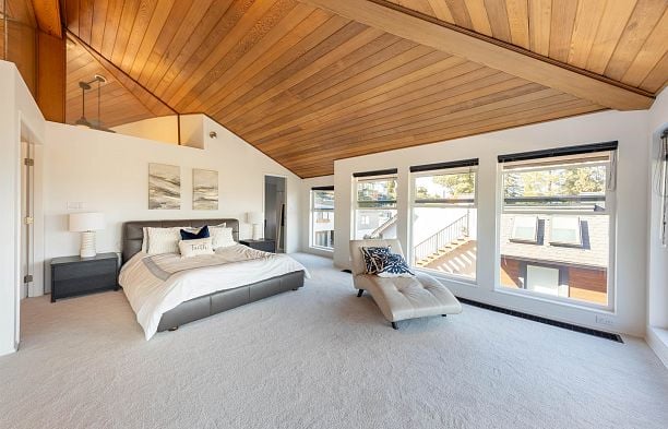 4393 Puget Drive Arbutus