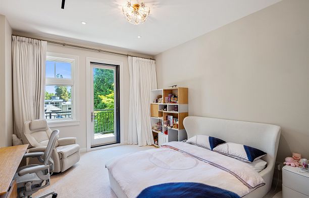 5912 Churchill Street South Granville